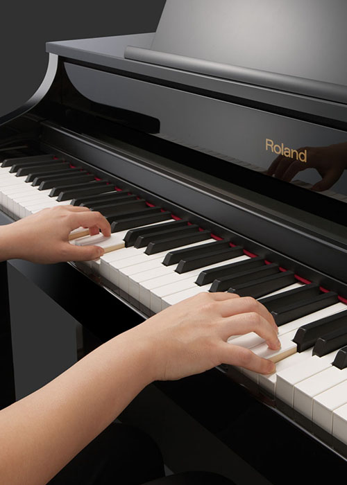 Evaluating Digital Piano Touch - Digital Piano Buyers Guide | Roland UK